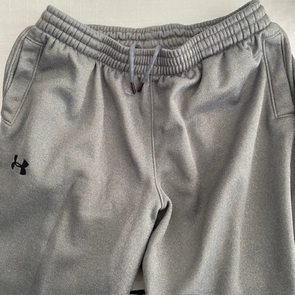 Youth Under Armour Loose Fit Sweatpants - Youth XL, Pre-owned
